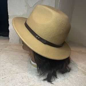 Ecote Urban Outfitters wool hat